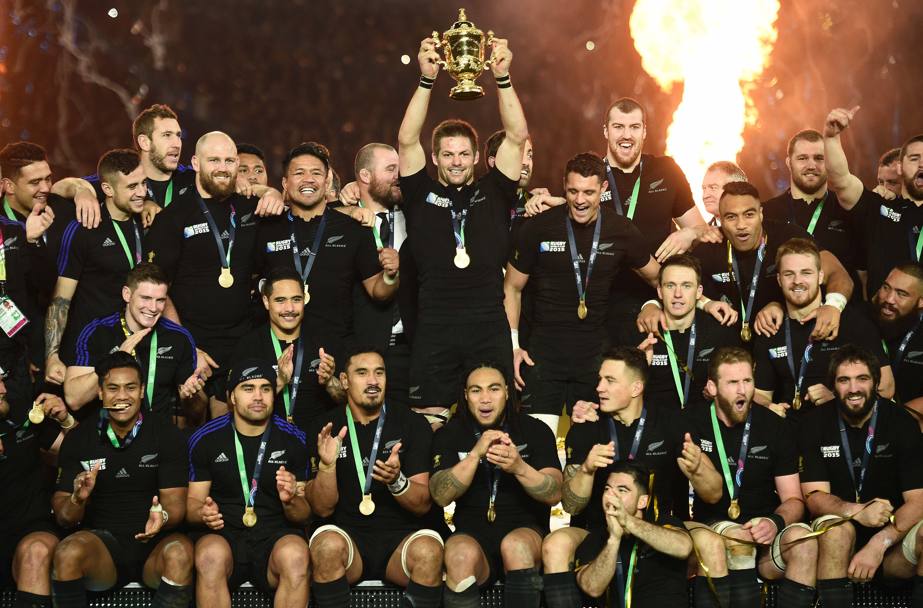 Chi sono i campioni del Mondo? Gli All Blacks! Battuta in finale l&#39;Australia a Twickenham: la Nuova Zelanda  la prima nazionale a conquistare per tre volte il titolo. Afp
